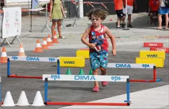  ?? (Photos V. S.) ?? Les jeunes ont pu tester de nombreuses activités, hier à Golfe-Juan.