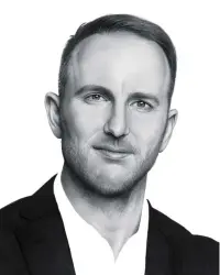  ??  ?? DESIGN THINKING Joe Gebbia, Airbnb’s chief product officer, oversees the company’s experiment­al Samara design lab.