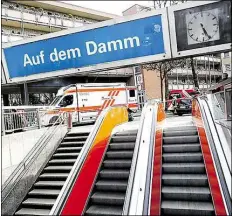  ?? DPA-BILD: WEIHRAUCH ?? Beim dem Zusammenst­oß von zwei U-Bahnen in Duisburg sind zahlreiche Menschen verletzt worden.