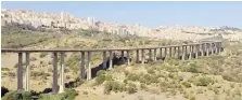  ??  ?? Il viadotto Akragas collega Agrigento a Porto Empedocle