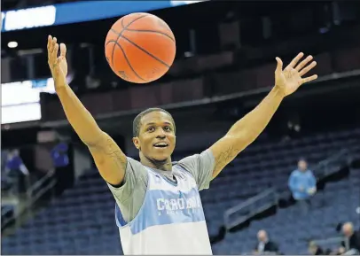  ?? [ADAM CAIRNS/DISPATCH] ?? North Carolina has a lockdown defender in guard Kenny Williams.