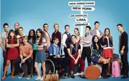  ?? FOTO FOX ?? El póster de la cuarta temporada de la entonces exitosa serie Glee, hoy marcada, según la leyenda urbana, por una maldición que ha alcanzado a varios de sus integrante­s.