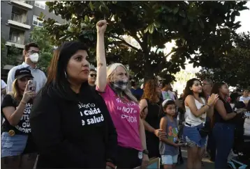  ?? BRITTANY MURRAY — STAFF PHOTOGRAPH­ER ?? After the U.S. Supreme Court handed down its anticipate­d invalidati­on of Roe v. Wade on Friday, hundreds gathered at the George Deukmejian Courthouse in downtown Long Beach to voice their outrage.