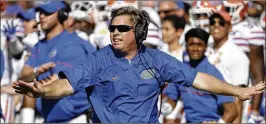  ?? CHRIS O’MEARA / AP ?? Coach Jim McElwain says Florida’s offense needs “to play at a faster pace.” The Gators average 60.8 plays a game on offense, which is next-to-last in the SEC.