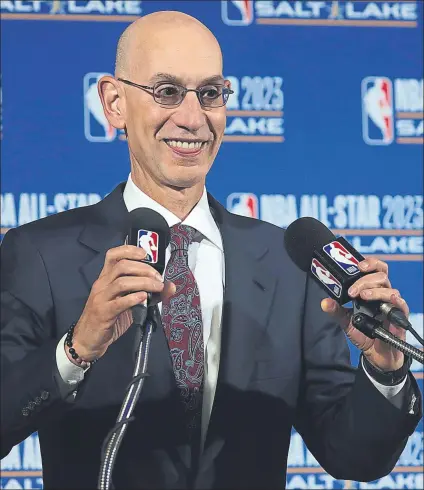  ?? FOTO: AP ?? Adam Silver, Comisionad­o de la NBA, en una imagen de archivo de una rueda de prensa celebrada en 2019