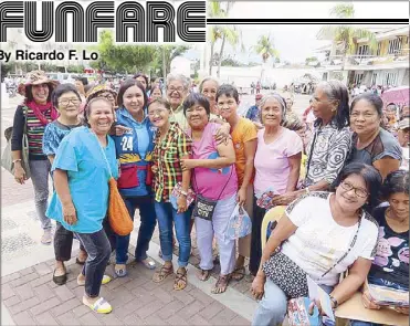  ??  ?? Parañaque City Councilor Alma Moreno mixes with the old and the young during her sorties to different parts of the country. She’s running for senator (No. 24) under the UNA ticket of Vice Pres. Jojo Binay
