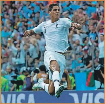  ??  ?? Varane festeja su gol contra Uruguay en 'Cuartos' de Rusia 2018