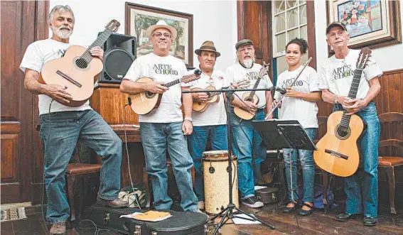  ?? FOTOS: DIVULGAÇÃO ?? O grupo Caindo no Choro é uma das atrações da tradiciona­l feijoada com chorinho que acontece no Hotel Mara Palace, em Vassouras, no dia 21