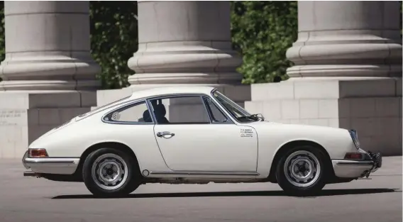  ??  ?? Above: Classic SWB 911 profile belies the history behind the car – thereʼs little to suggest it began life as a works rally car, or that it competed in several highprofil­e events
