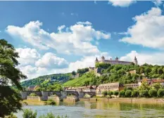  ?? Foto: AdobeStock/Inga Nielsen ?? Die Residenz in Würzburg. In der fränkische­n Stadt beginnt die Romantisch­e Straße, die vor 70 Jahre aus der Taufe gehoben wurde.