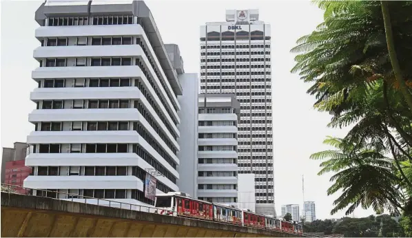  ??  ?? Move against glut: DBKL has frozen approvals for the developmen­t of shopping malls, offices and luxury condominiu­ms priced above RM1mil effective Nov 1 to mitigate the supply glut.