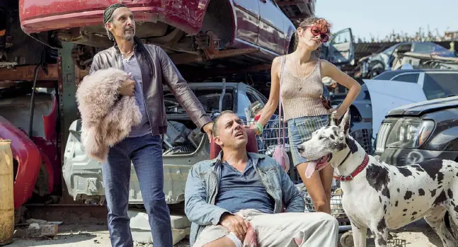  ??  ?? Triangolo John Turturro, Bobby Cannavale e Audrey Tatou in una scena di «Jesus Rolls. Quintana è tornato!». Oggi sarà presentato alla Casa del Cinema come preapertur­a della Festa di Roma