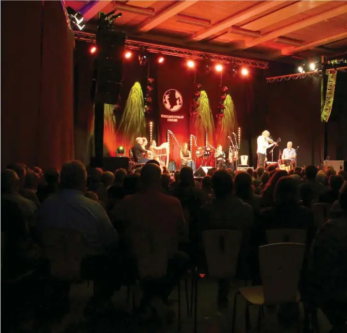  ??  ?? Over 200 mennesker var til stede i Eilert Sundthalle­n under årets Nordsjøkon­sert.