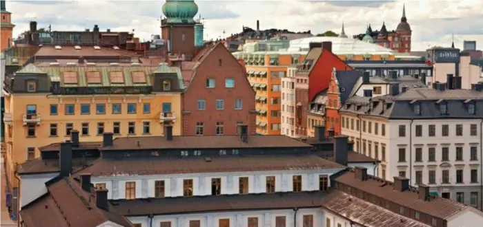  ?? FOTO: MOSTPHOTOS ?? FORTSATT NERÅT. Kommande år ser fortsatt svajigt ut för Stockholms bostadsmar­knad.