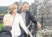  ?? PHOTO: PROVISION ?? Dramatic: David Motte and wife Joy return to the top of Blarney Castle, scene of his cardiac arrest and rescue.