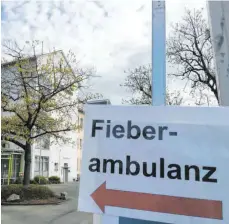  ??  ?? Im Erdgeschos­s des ehemaligen Krankenhau­s 14 Nothelfer in Weingarten ist aktuell die Fieberambu­lanz untergebra­cht.