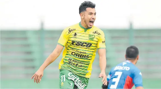  ?? TELAM ?? En racha. Andrés Ríos grita el tanto del triunfo. El delantero lleva 3 goles consecutiv­os: uno por Copa Argentina y los otros en el torneo local.