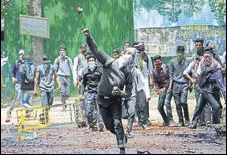  ?? HT FILE ?? Of late, increasing student protests has become a new challenge for the administra­tion in Kashmir.