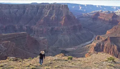  ?? MARK HENLE/THE REPUBLIC ?? Grand Canyon Escalade centers on the confluence of the Colorado and Little Colorado rivers, shown here behind Navajo official Leonard Sloan.