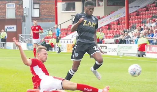  ?? Peter Hilton Photograph­y ?? Action from Macclesfie­ld’s game at Crewe