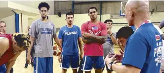  ?? TWITTER.COM/SPORTS5PH ?? Coach Yeng Guiao prepares Jordan Clarkson and Gilas teammates for Tuesday’s game with China for top spot in Group D.