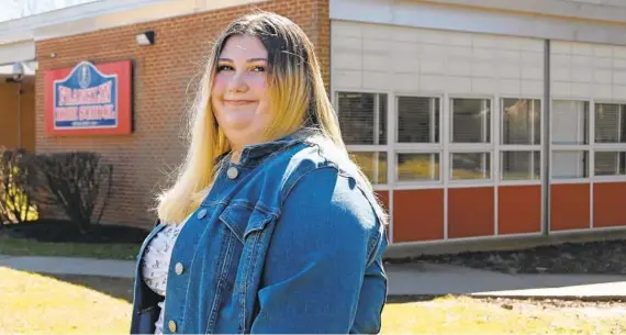  ?? KIM HAIRSTON/ BALTIMORE SUN ?? Breanna Hackerman, 16, a sophomore at Franklin High School, has improved her grades during the pandemic as she discovered some of the things that were holding her back.“This pandemic saved me academical­ly,” Hackerman says.