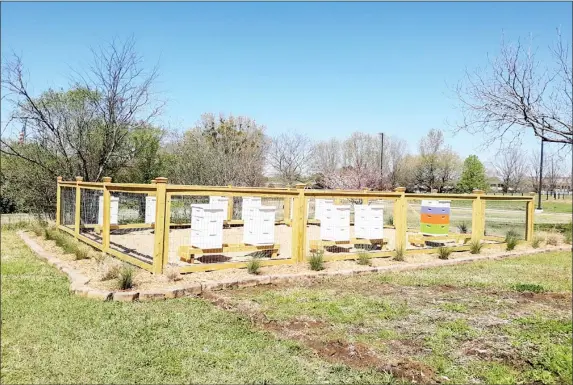  ?? ?? A new, 768-square-foot apiary at Mississipp­i State University will be the site of beekeeping classes beginning this summer. The apiary is a joint endeavor of the MSU Extension Service and Mississipp­i Agricultur­al and Forestry Experiment Station. (Photo courtesy of Audrey Sheridan)