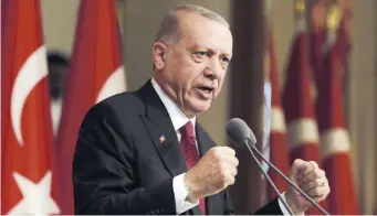  ?? LaPresse ?? Parenti potenti Recep Tayyip Erdogan presidente da 4 anni e, in basso, suo genero Berat Albayrak