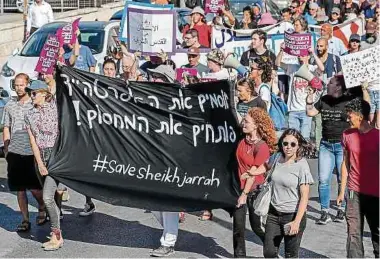  ?? Foto: AFP ?? Demonstrat­ionen wie diese in Jerusalem gegen die israelisch­e Besatzung arabischer Gebiete zeigen, wie angespannt die Lage ist.