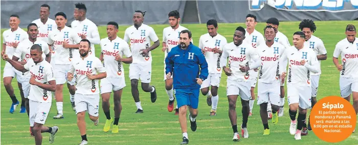  ?? CRÉDITO ?? LOREMODM. EAnimuscim quam fugiam ea destiss eceatib unullam nimint laborro dolore nisit, ium velestiur ui dipit, iunti. ENTRENAMIE­NTO. Los jugadores de la Selección Nacional mientras realizaban los trabajos físicos.