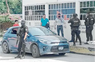  ?? /RAÚL SOLÍS/DIARIO DE XALAPA ?? Escena del crimen donde fue asesinada la alcaldesa Florisel Ríos Delfín de Jamapa, Veracruz, el pasado 11 de noviembre