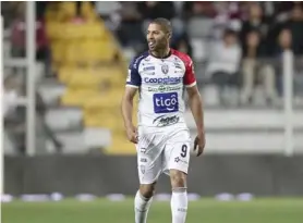  ?? JOSÉ CORDERO ?? Saborío, por variar, aportó el gol para San Carlos.