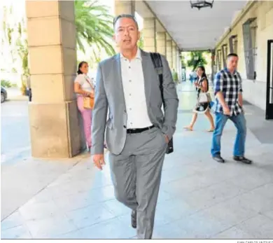  ?? JUAN CARLOS VÁZQUEZ ?? El ex director de Trabajo y Seguridad Social Daniel Alberto Rivera, entre los 30 acusados.