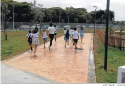  ?? JOSÉ ÁNGEL GARCÍA ?? Niños corriendo en su interior tras la apertura.