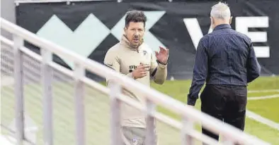  ?? EFE / RODRIGO JIMÉNEZ ?? El Cholo Simeone, en el entrenamie­nto del Atlético de Madrid.