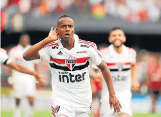  ?? ALEX SILVA/ESTADÃO ?? Helinho. Garoto de 18 anos comemora o segundo gol; foi a estreia dele no profission­al