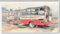  ??  ?? ANTARA
kenderaan penduduk yang musnah dalam kebakaran di Kampung Pasir Putih, Putatan.