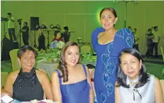  ??  ?? Betty Medialdea, Che Uy, Rochelle del Rosario &amp; Eetang Ang