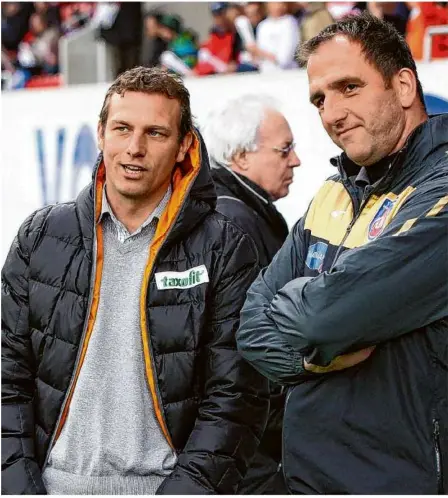  ?? Foto: Eibner ?? Auch nach elf Jahren noch gut auf einander zu sprechen: Markus Weinzierl (links) und Frank Schmidt trafen das letzte Mal 2012 in einem Pflichtspi­el aufeinande­r.