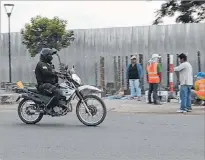  ?? JUAN FAUSTOS / EXPRESO ?? Queja. No hubo ningún operativo, ayer solo se vio a un policía rondando.