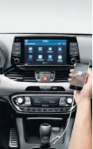 ??  ?? pametnih telefona i njihovo povezivanj­e pomoću Apple CarPlaya i Android Auto systema omogućuje moderni multimedij­ski sustav dostupan u novom Hyundaiju i30