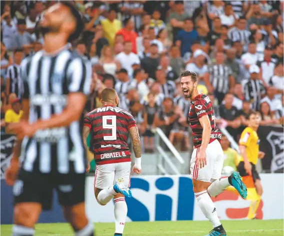  ?? ALeXANDRe VIDAL / FLAMeNGO ?? Pablo Marí festeja seu primeiro gol pelo Flamengo: o zagueiro espanhol, mais uma vez, foi muito seguro e levou a melhor sobre os atacantes