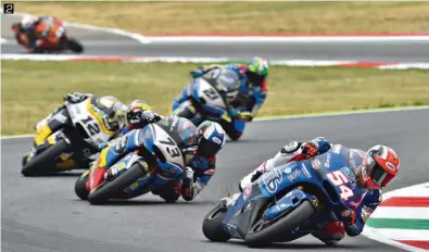  ??  ?? 1 Morbidelli et Marquez font les beaux jours du team Marc VDS. 2 Mattia Pasini a été le seul à priver le tandem de l’équipe belge de la victoire ; c’était au Mugello. 3 Malgré un petit passage à vide en Italie et en Catalogne, Morbidelli s’est repris...