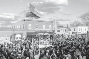  ?? JOSHUA RASHAAD MCFADDEN/THE NEW YORK TIMES ?? Protesters in April celebrate the guilty verdict against Derek Chauvin.