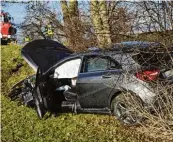  ?? Fotos: Jordan ?? In diesem Auto wurde dagegen ein nahezu gleichaltr­iger Mann bei einem Unfall bei Schondorf schwer verletzt.