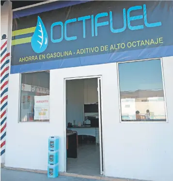  ??  ?? Renovable. En Arteaga se ubica la “fábrica” de etanol que producen investigad­ores de la Universida­d Autónoma de Coahuila, biocombust­ible que podría reducir el consumo de gasolina y la contaminac­ión ambiental.