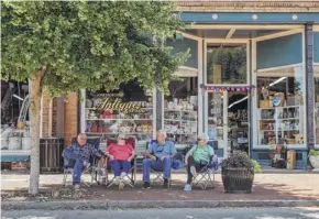  ??  ?? Jonesborou­gh, the oldest town in Tennessee, is not far from where a series of recording sessions gave country music a kick-start.