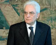  ??  ?? Vicinanza Il presidente Mattarella si unisce al cordoglio dei parenti delle vittime