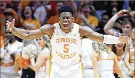  ?? ANDY LYONS / GETTY IMAGES ?? No. 7 Tennessee’s Admiral Schofield celebrates during the Volunteers’ 71-52 win over No. 4 Kentucky on Saturday in Knoxville, Tennessee.