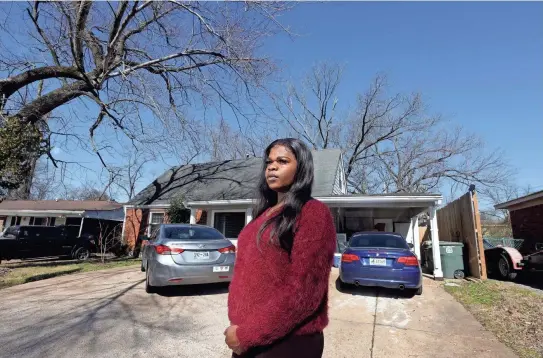  ?? JOE RONDONE/THE COMMERCIAL APPEAL ?? Kayla Gore, co-founder of My Sistah’s House, which helps provide housing for Black and transgende­r people of color in Memphis, Tenn. Gore is photograph­ed outside of her Frayser neighborho­od home Friday, Feb. 5, 2021, a place where has housed at least 60 trans women in the last 3 years.